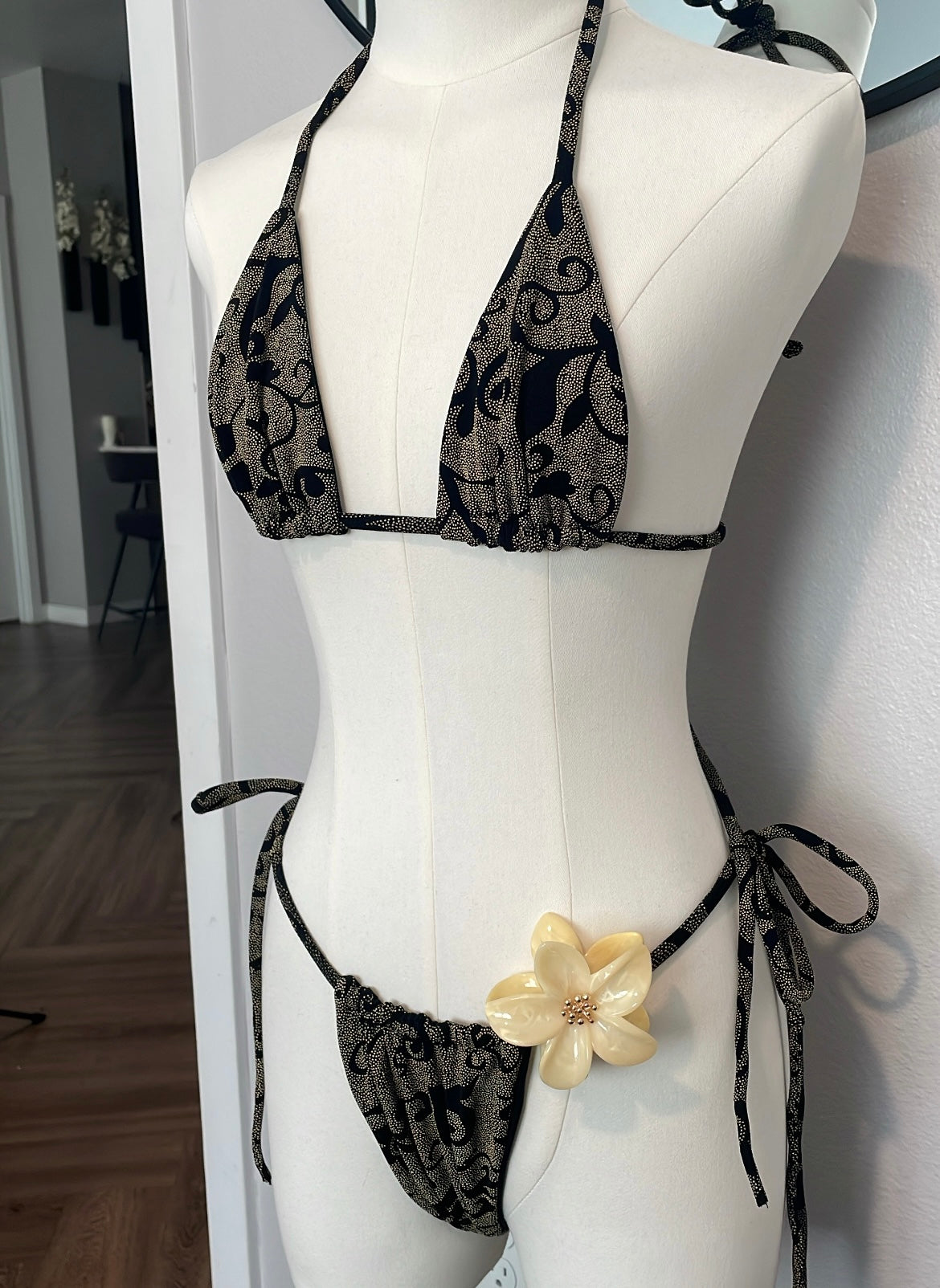 ♲ “Don’t Stare” Bikini Set (S)