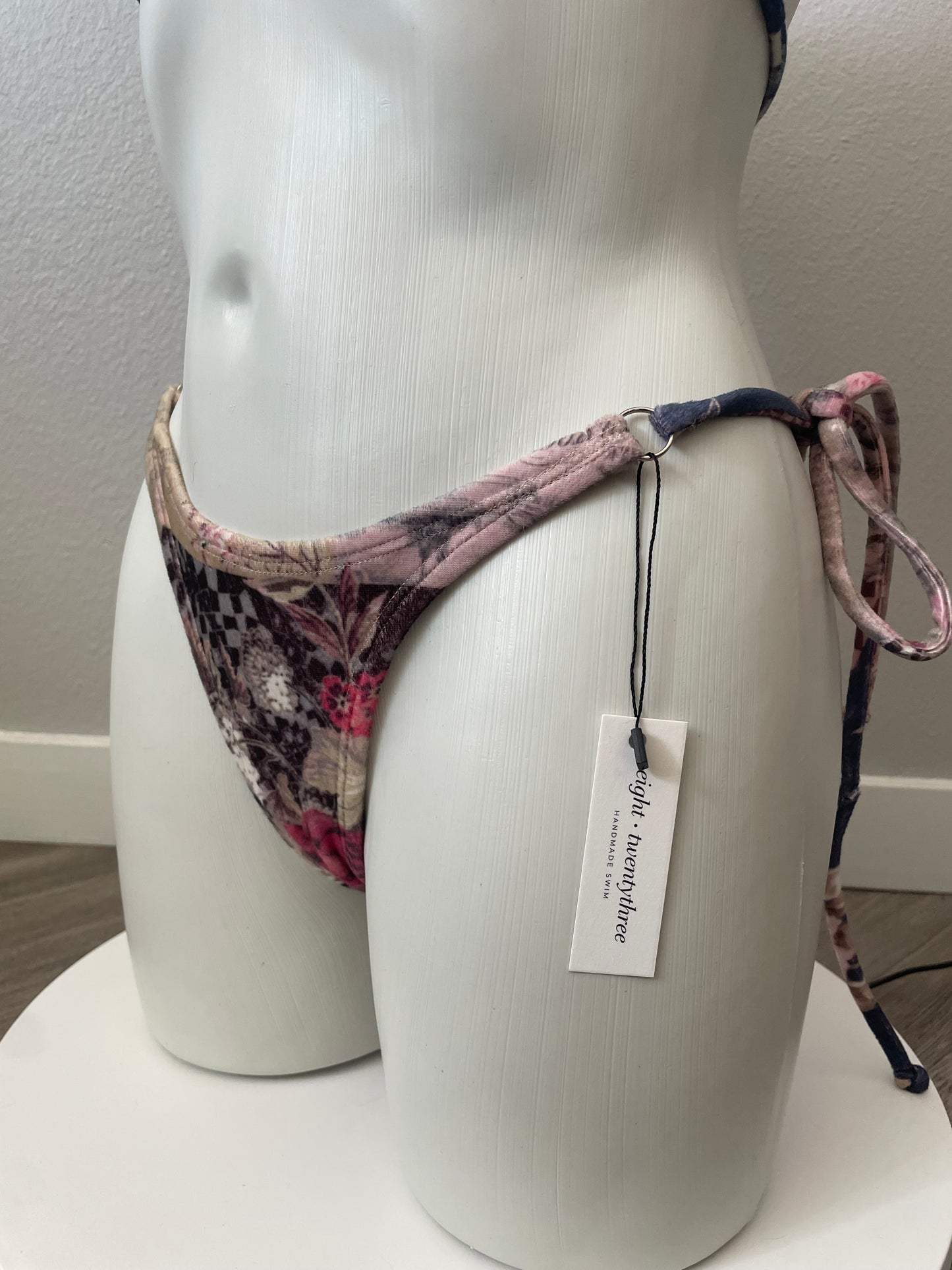 “Sundays Best” Y2K Inspired Bikini Set (S)